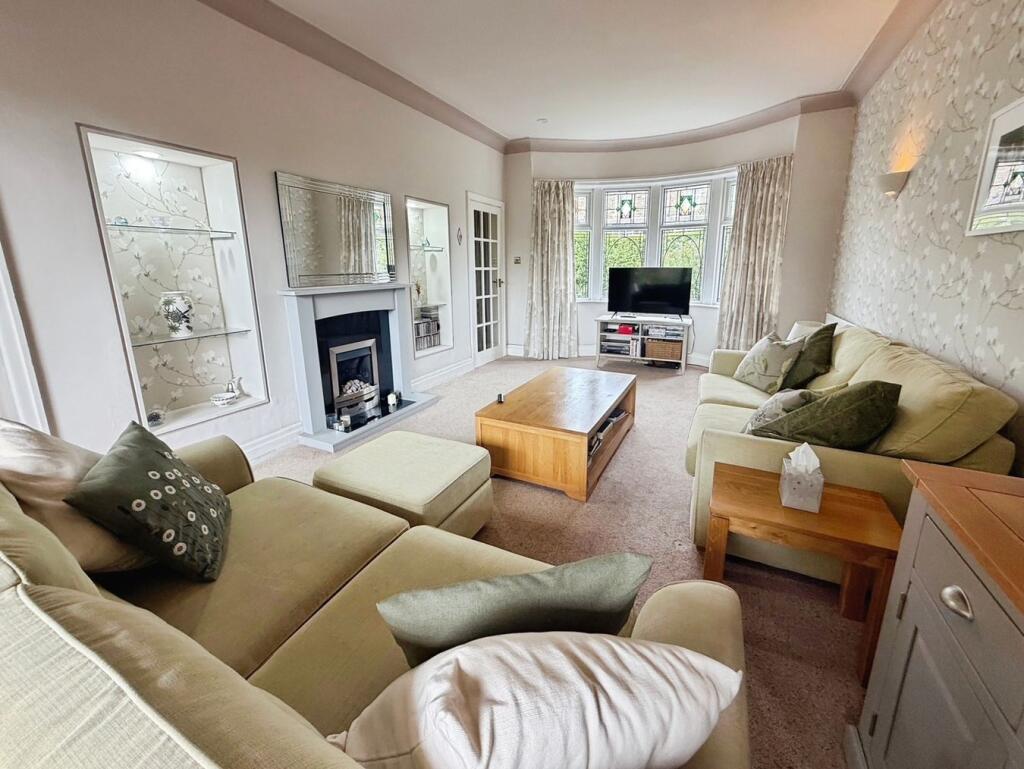 Bradford Road, Shipley, BD18 photo 2