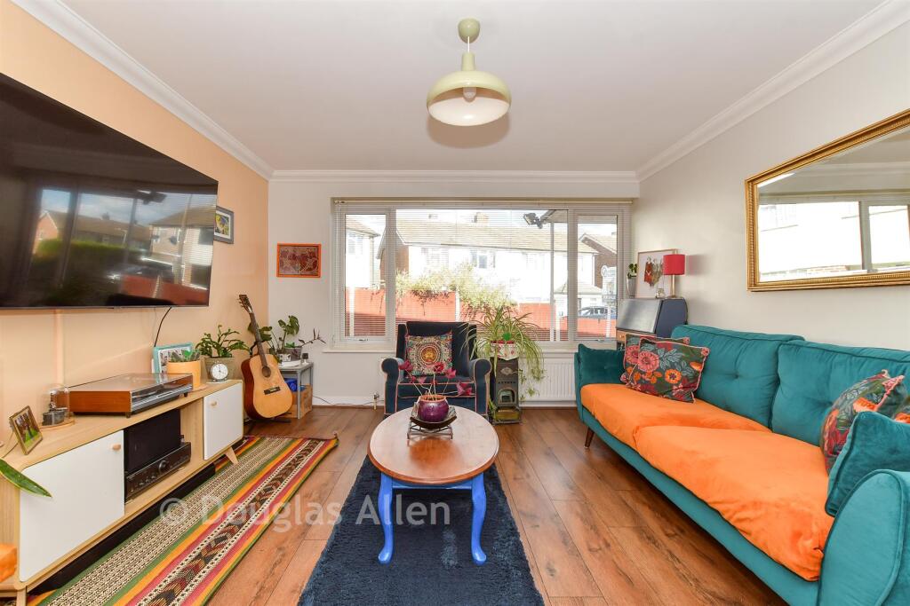 Apartment in Basildon, Billericay - View 5