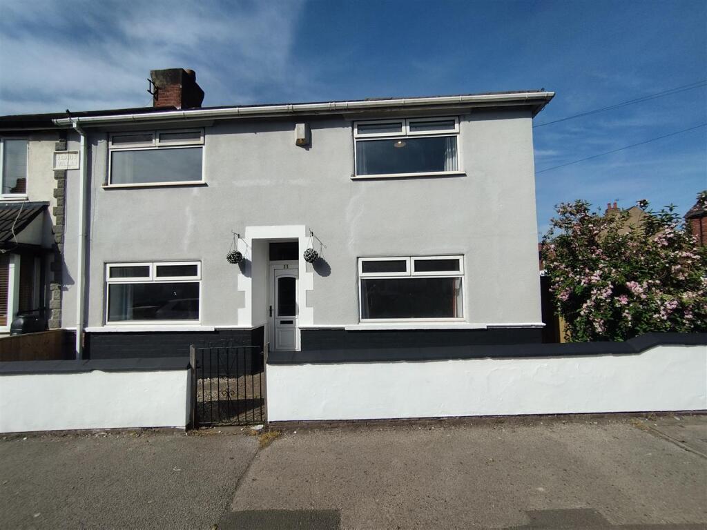 Main image of property: *Beautiful Large 3 Bed* Forest Road, Sutton-In-Ashfield