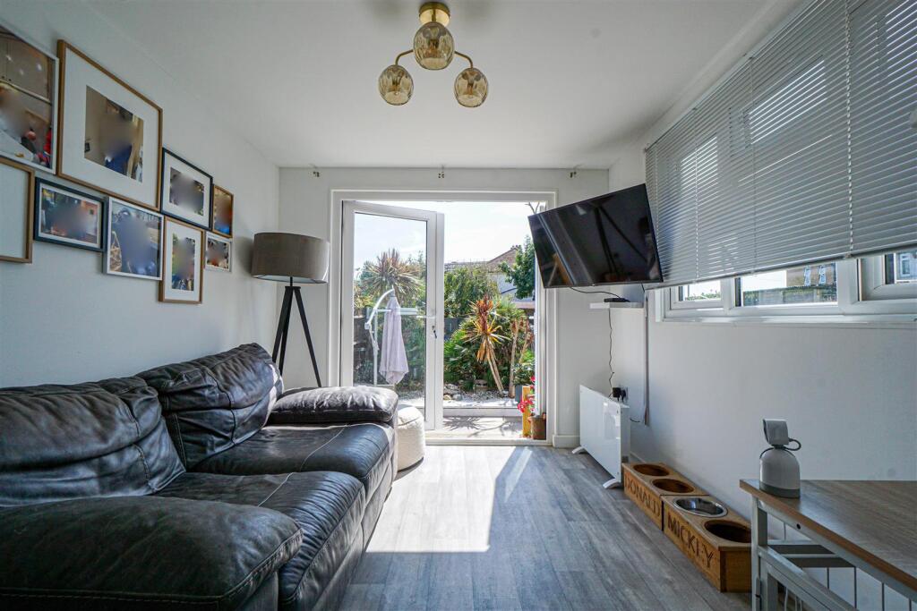 House in Tonbridge - View 4
