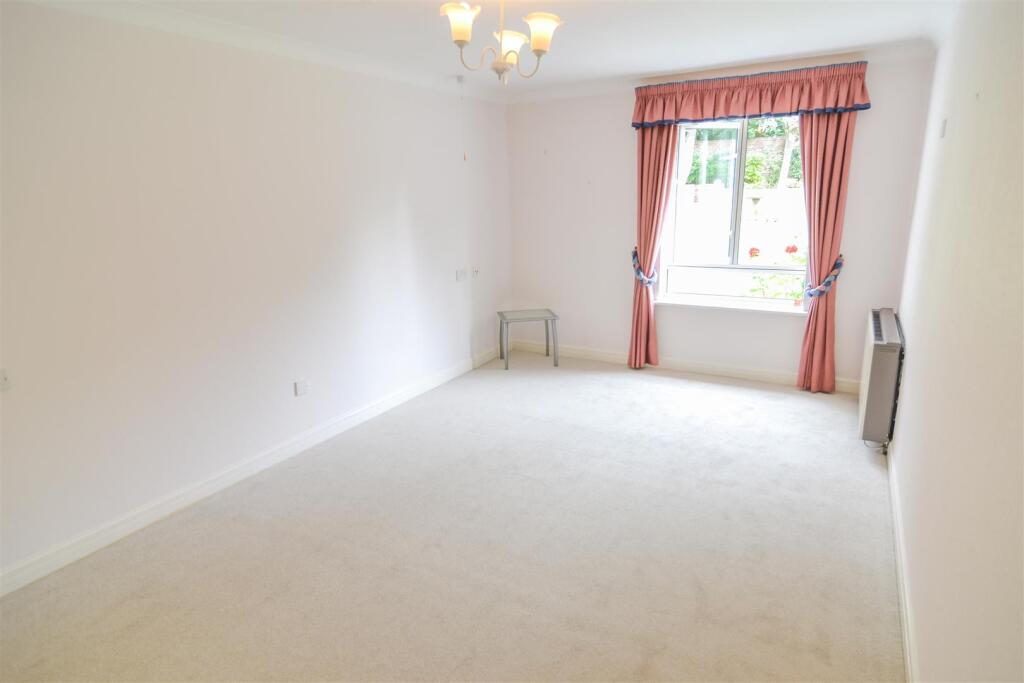 Deeside court, Parkgate, Cheshire photo 3