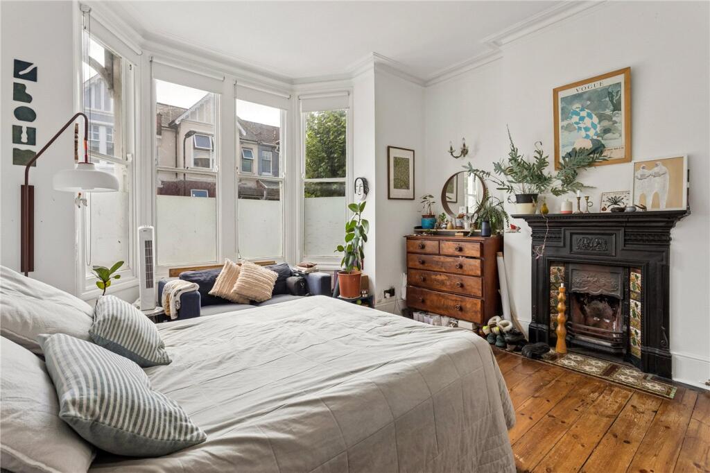 House in London - View 5
