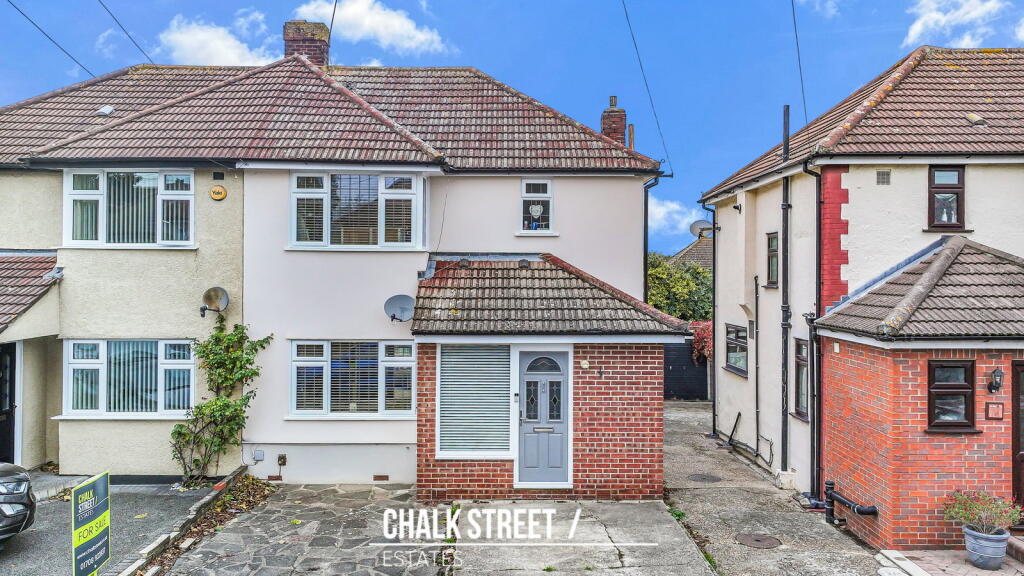 3-bed semi-detached on Fernbank Avenue, Hornchurch, RM12, £550,000