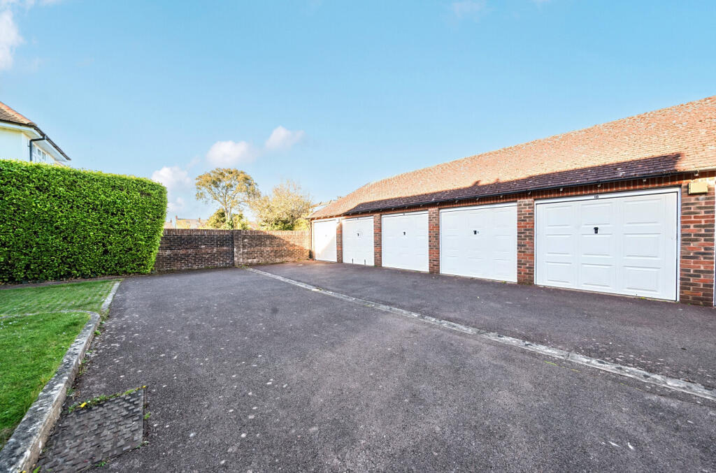 Sherborne Lodge, Grand Avenue, Worthing, BN11 photo 2