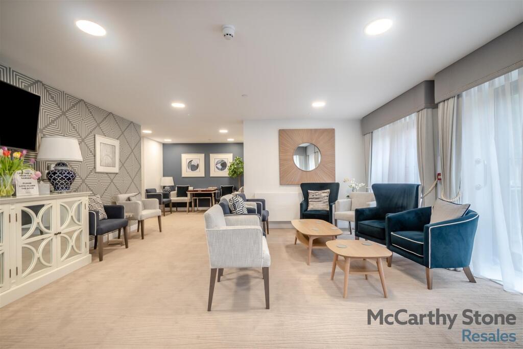 Additional image 34 of Great North Road, Hatfield