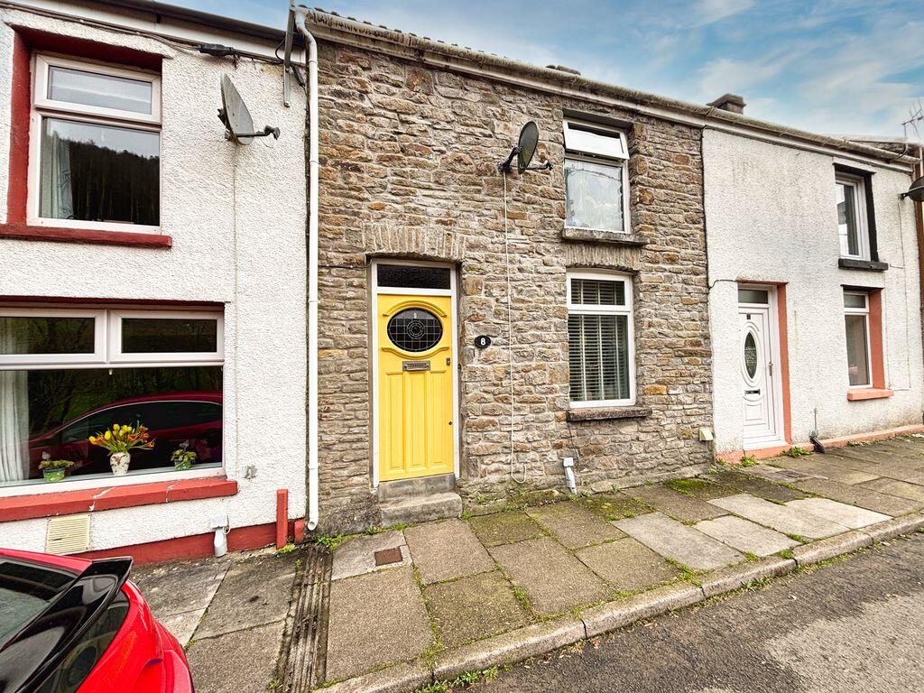 Main image of property: 8 Station Row,  Pontyrhyl Bridgend CF32 8PJ