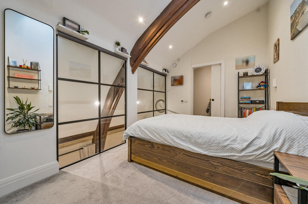 Main image of property: Holden Road, London, N12