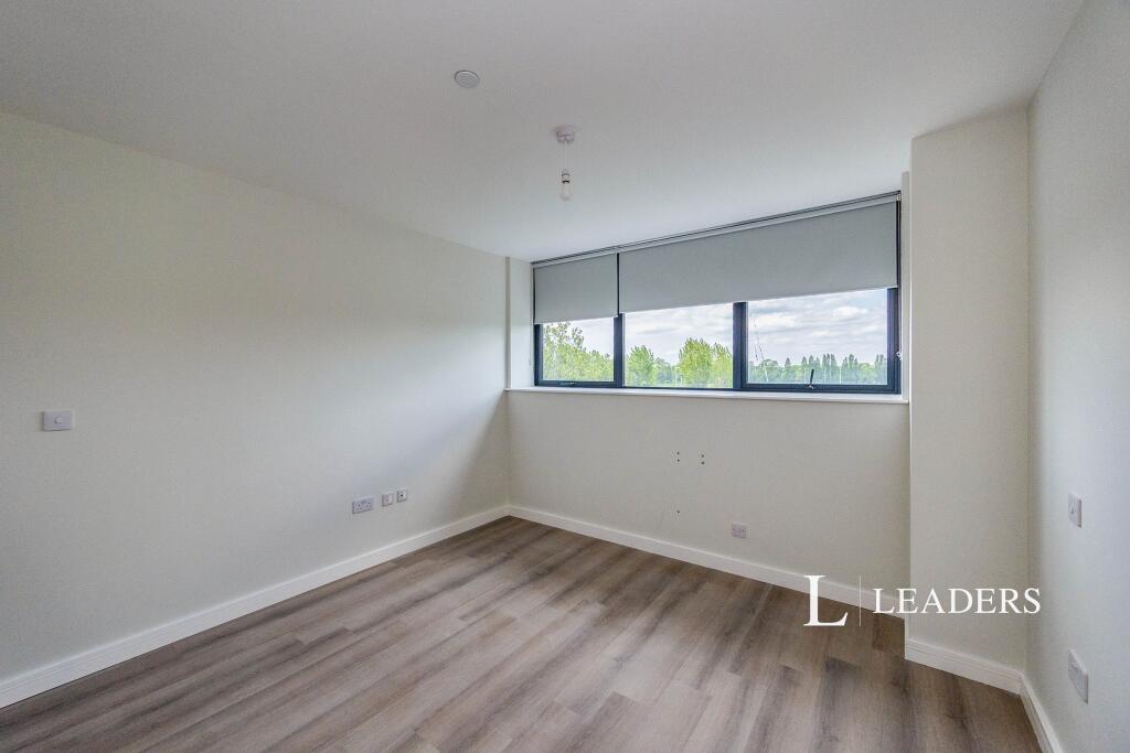 Apartment in Portsmouth, Drayton - View 5
