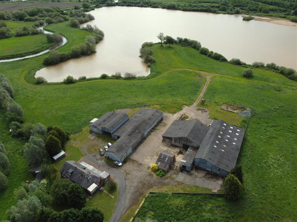 Willowbrook Farm, Burton Road, Alrewas, Burton-On-Trent photo 2