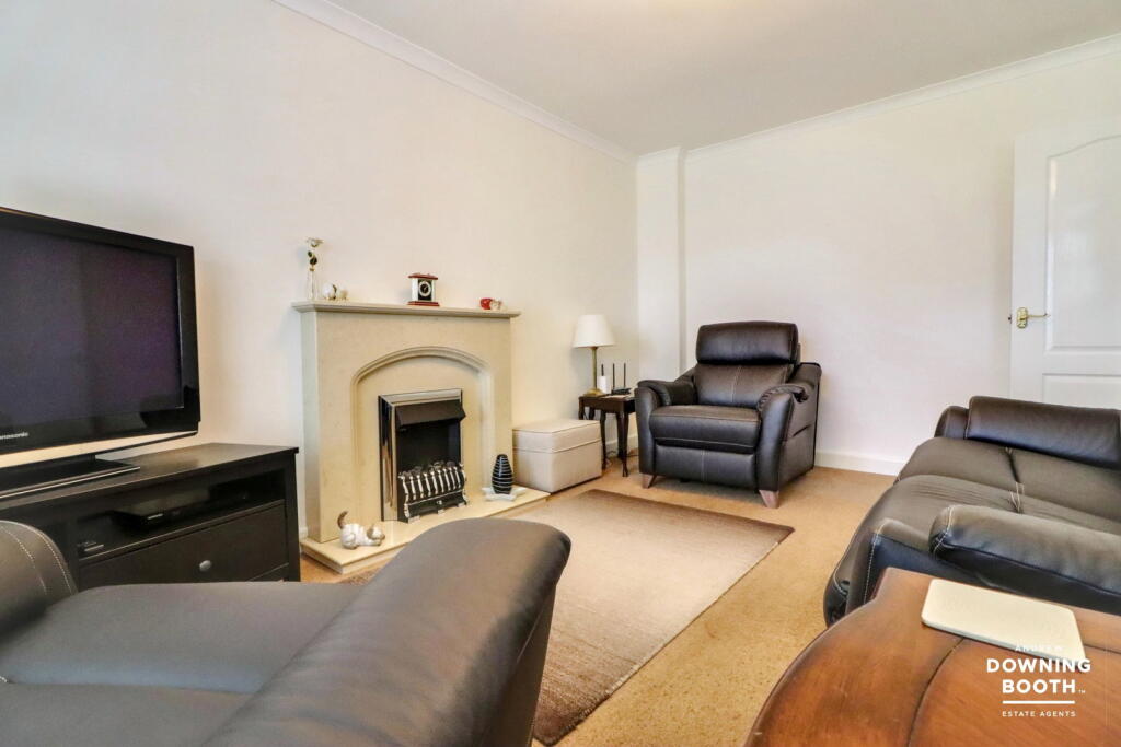 House in Walsall, Leighswood - More