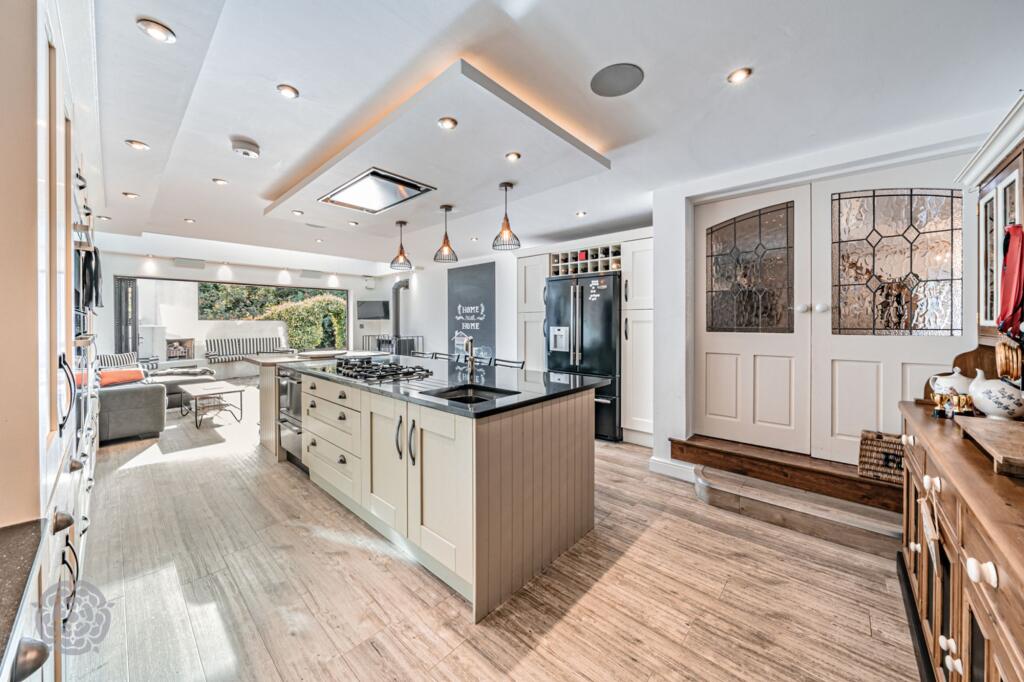 Dobb Brow Road, Westhoughton, BL5 photo 2