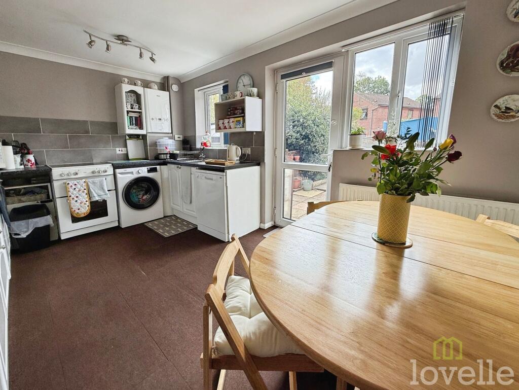 House in Lincoln, Birchwood - View 2
