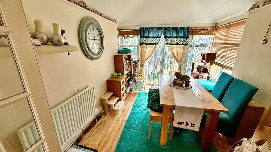 House in Lincoln, Lincolnshire - More