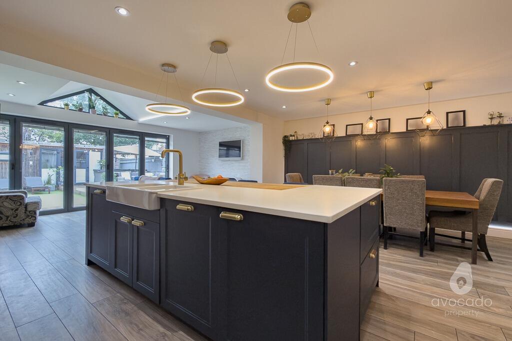 House in Bracknell - More