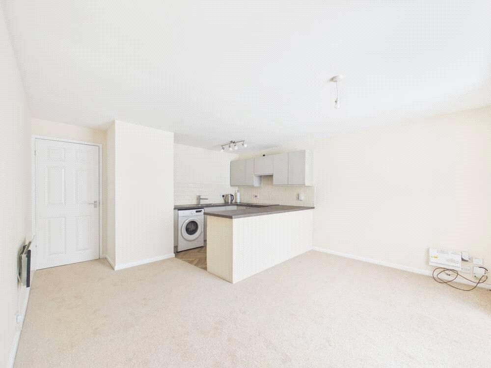 Apartment in Gloucester, Linden - View 3