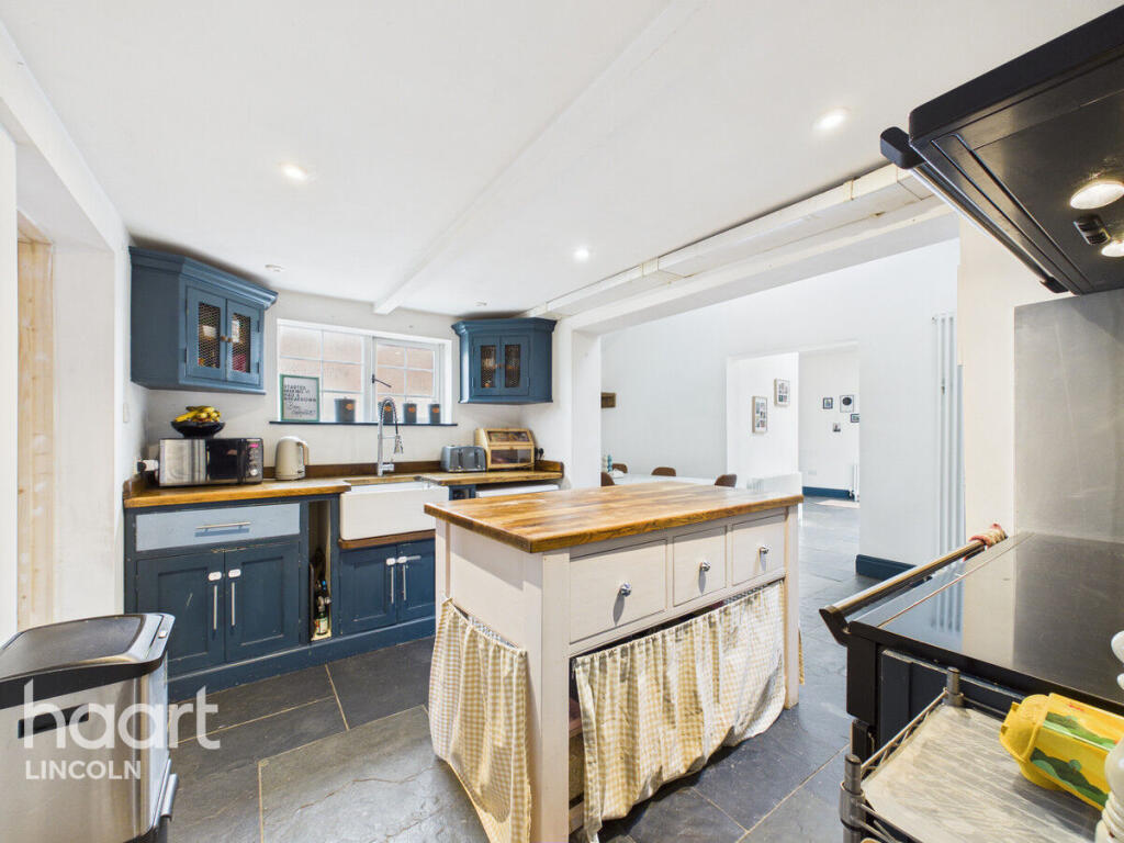 House in West Lindsey, Spridlington - View 5