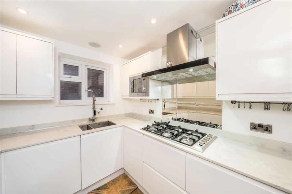 Apartment in London - View 2