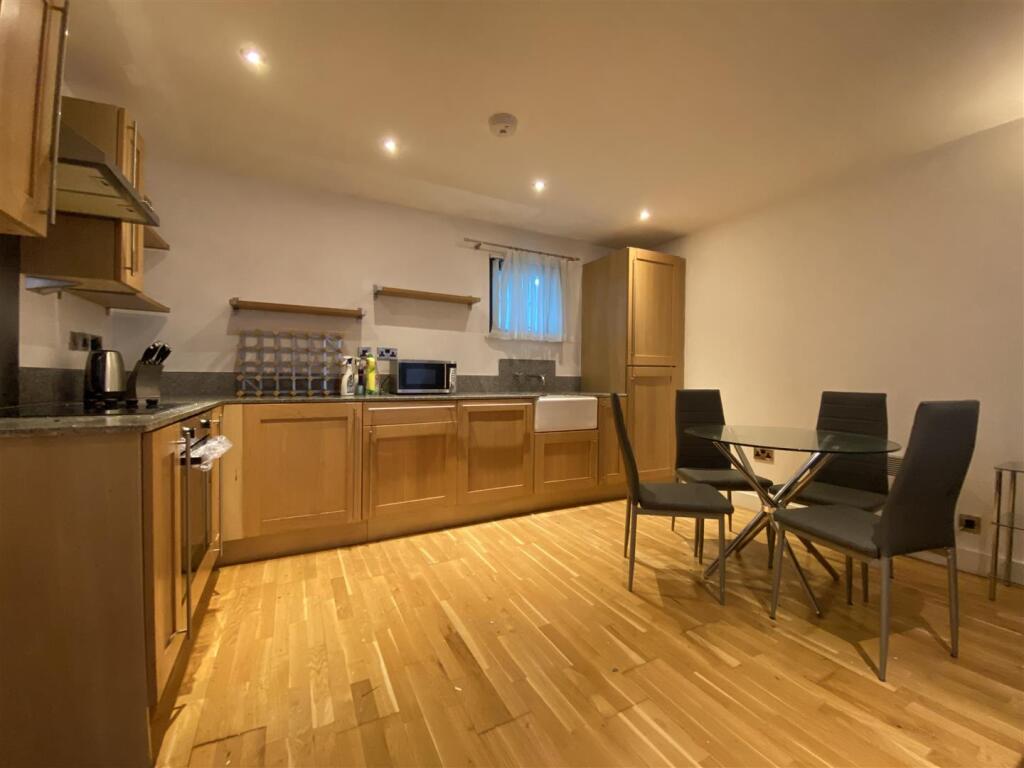 Apartment in Manchester - View 4