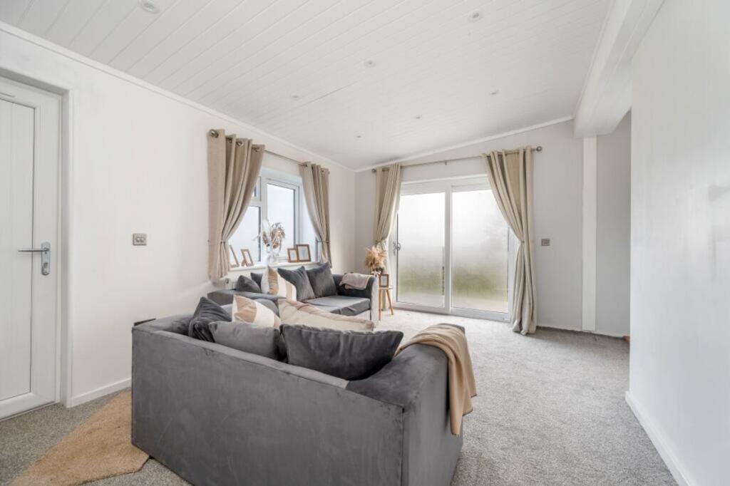 Stamford Road, Lound, PE10 photo 4
