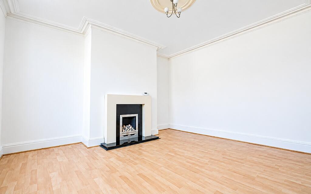 House in Leeds, Beeston - View 2