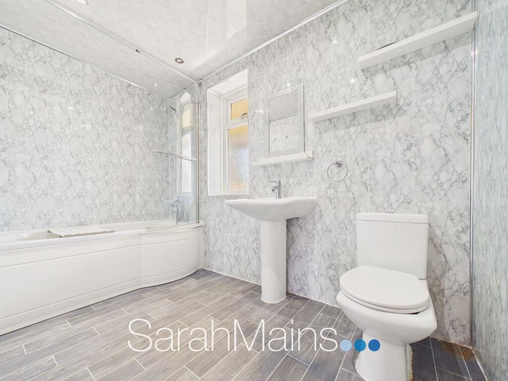 Apartment in Newcastle upon Tyne - View 4