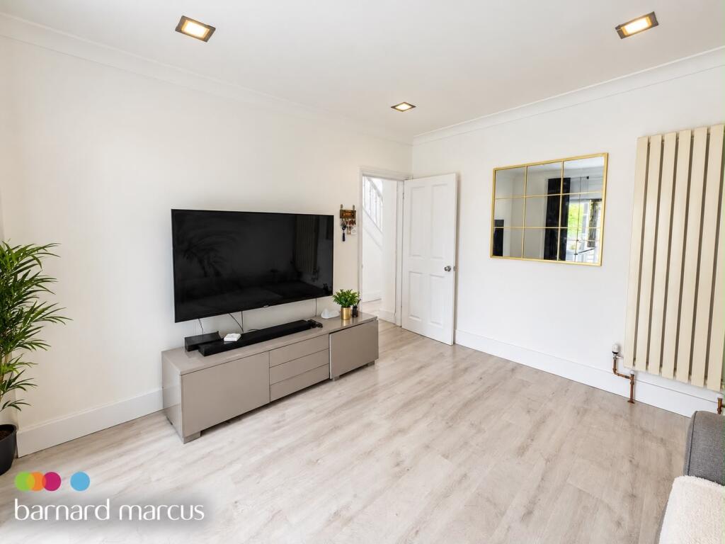 House in London - View 5