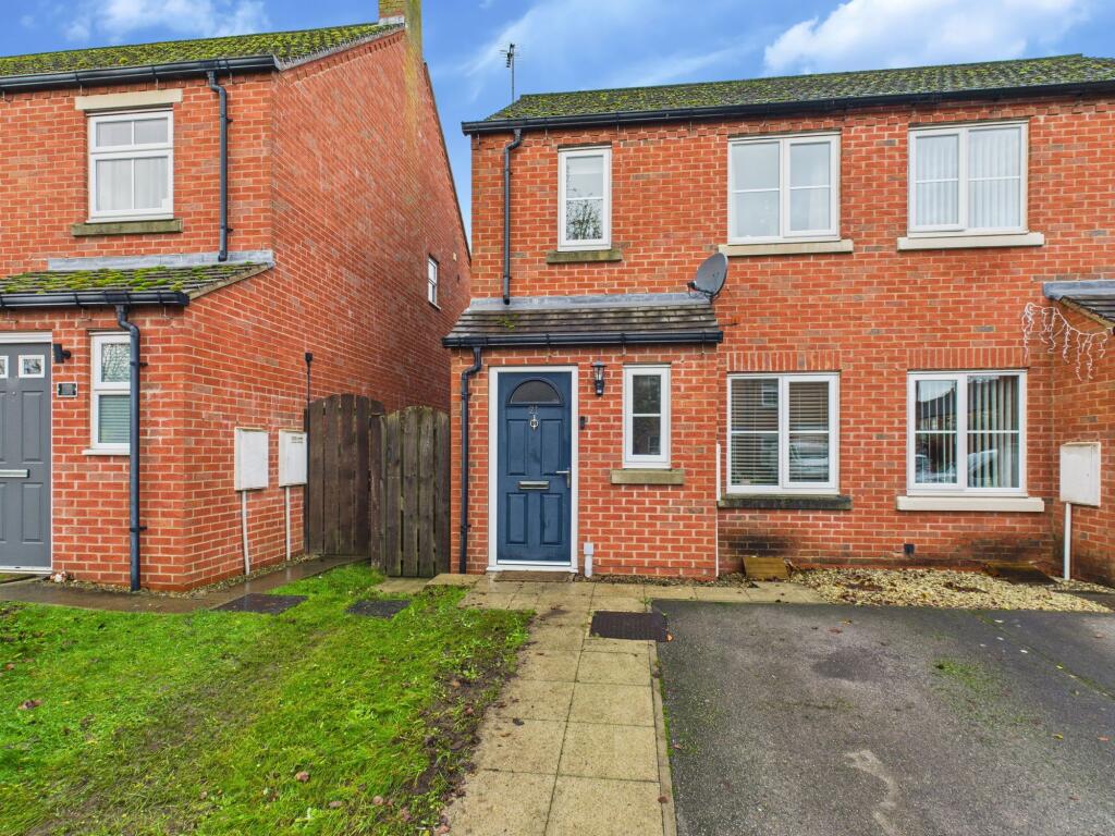 2-bed semi-detached on Larch Way, Selby, YO8, £180,000