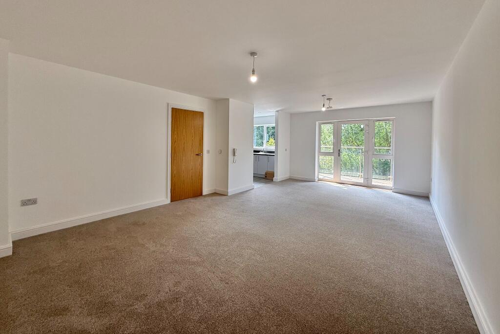 23 Meadow Court, Sarisbury Green photo 3