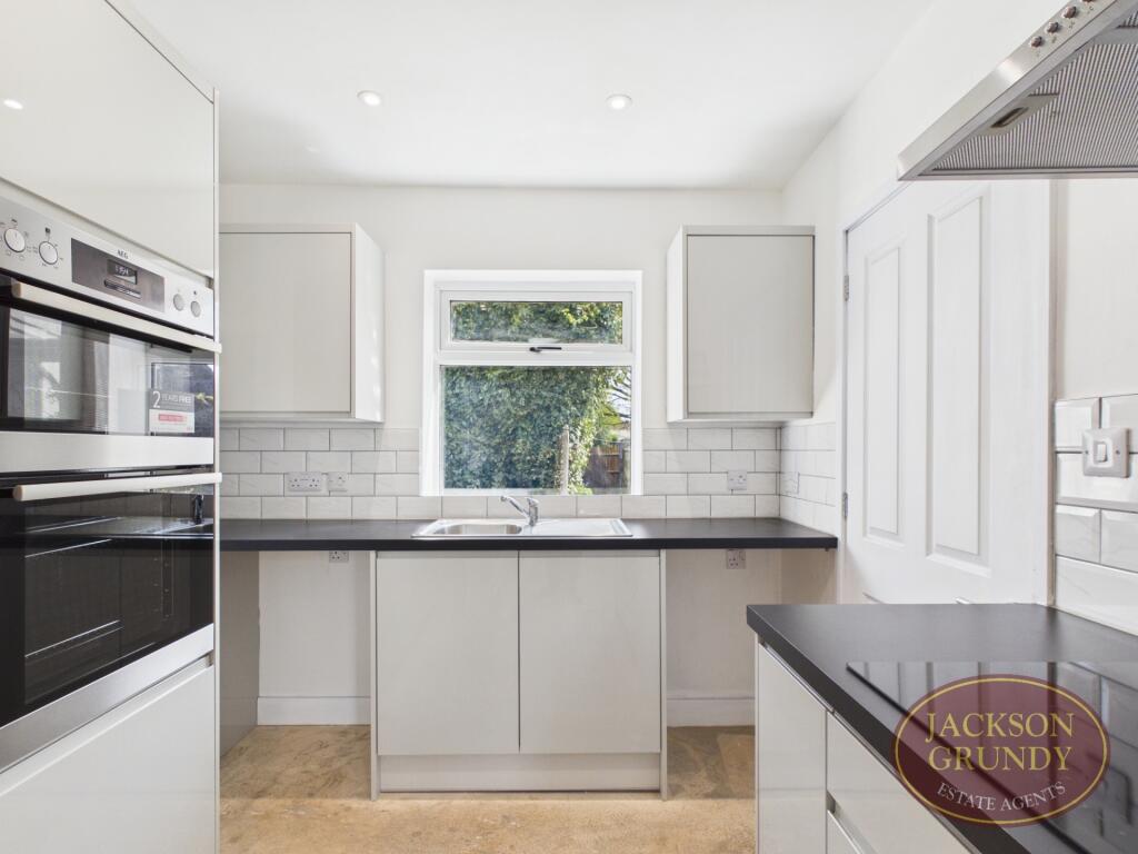 House in Northampton, St David's, Kingsthorpe - View 2