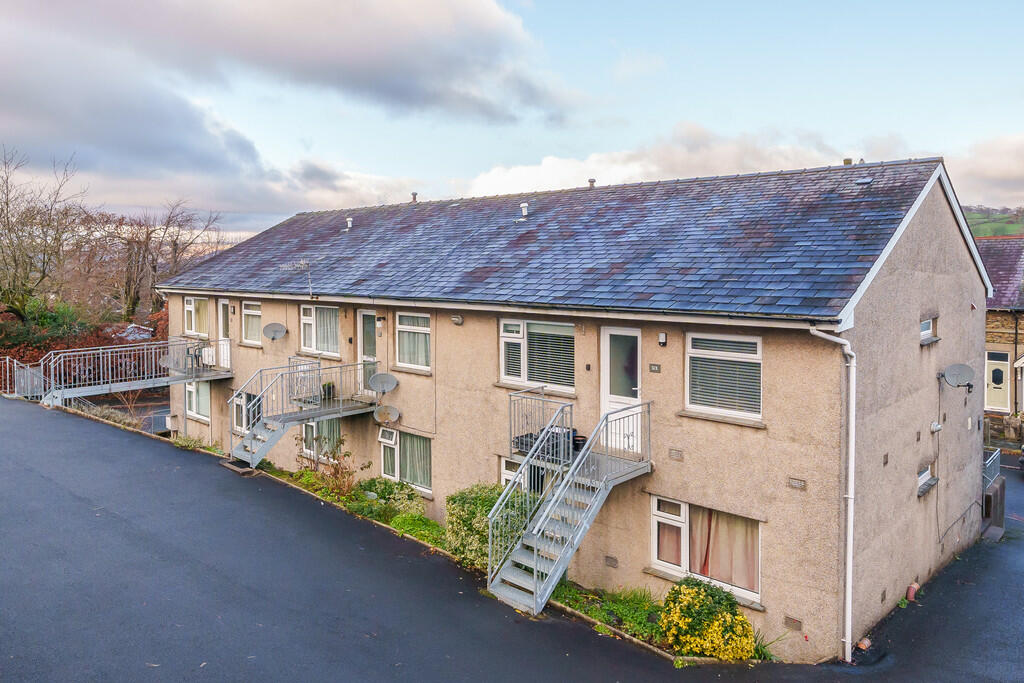 2-bed flat on 5 Thornthwaite Flats, Windermere, Cumbria, LA23 2EA, £166,000