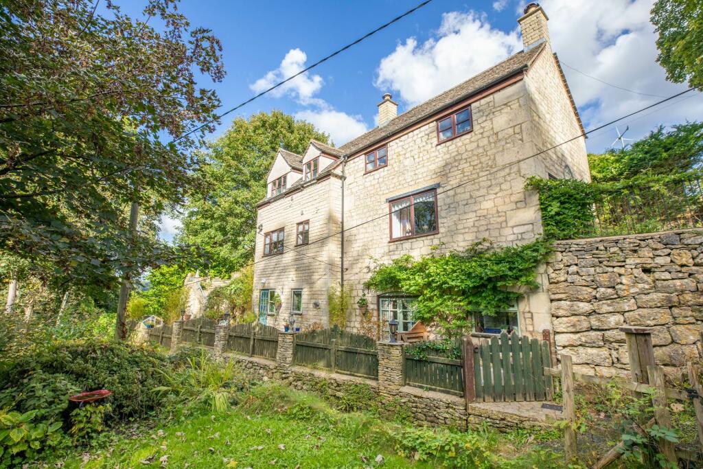 Main image of property: Bath Road, Nailsworth