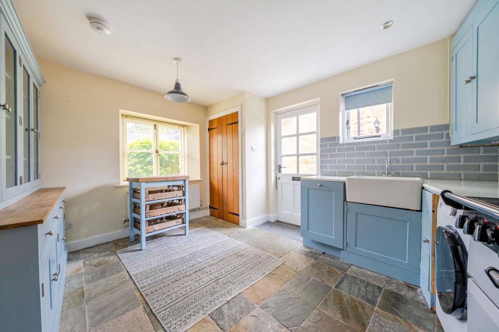 House in Gloucester - View 2