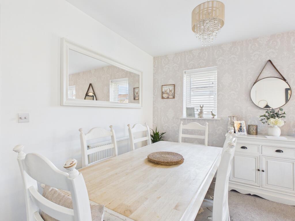 Onslow Walk, Broadbridge Heath, RH12 3XJ - View 3
