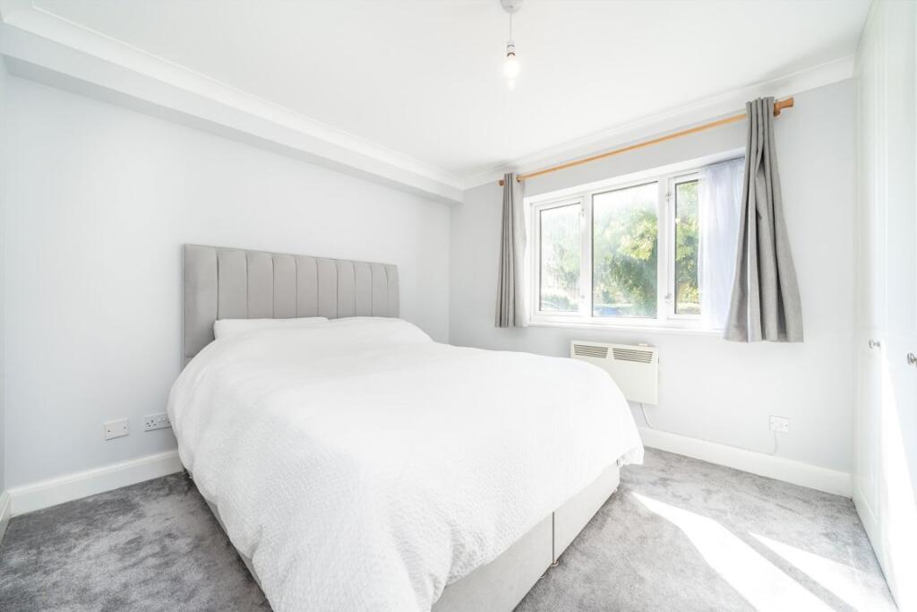 Apartment in Twickenham - View 4