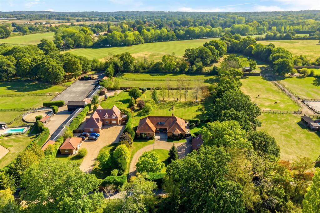 House in Reading, Warfield - View 4