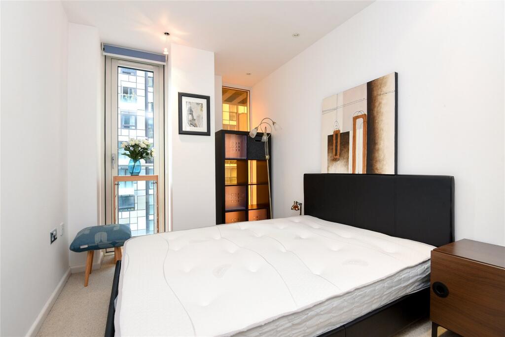 Apartment in London, Millwall, Isle of Dogs - More