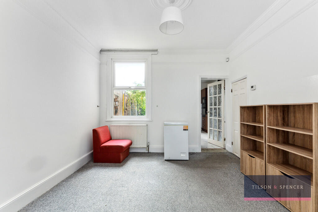 House in London - View 5