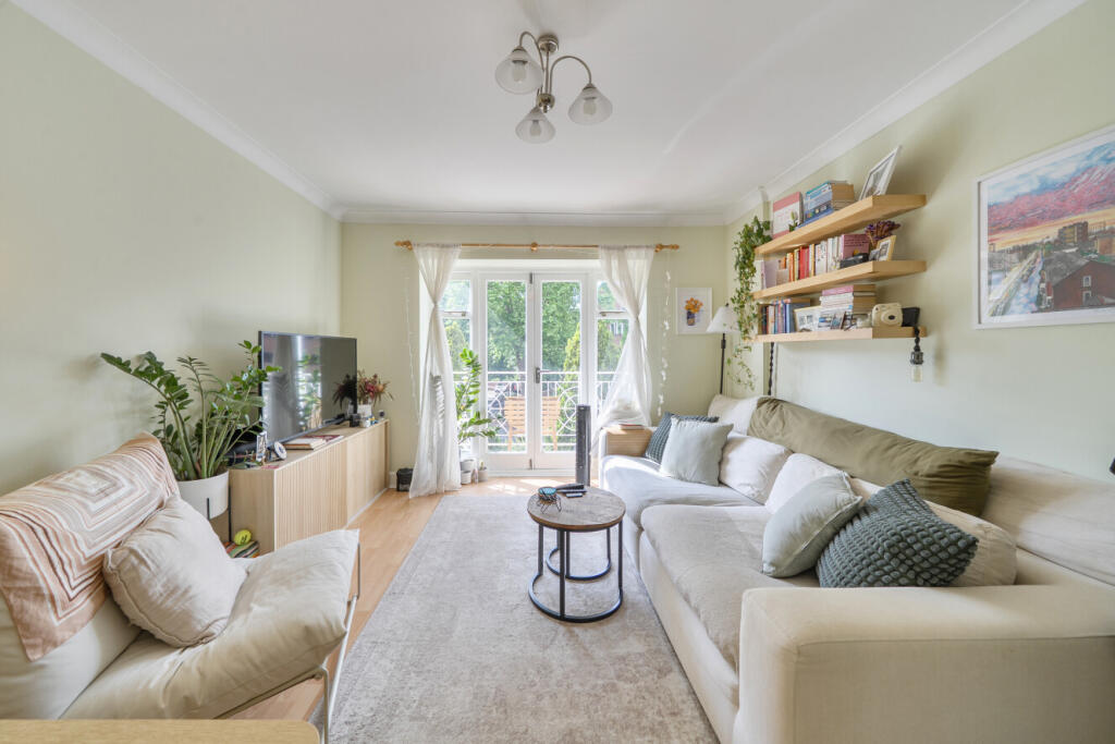 Main image of property: Crescent Road, London, N8