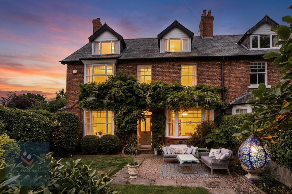 Main image of property: Red Lane, Frodsham, WA6