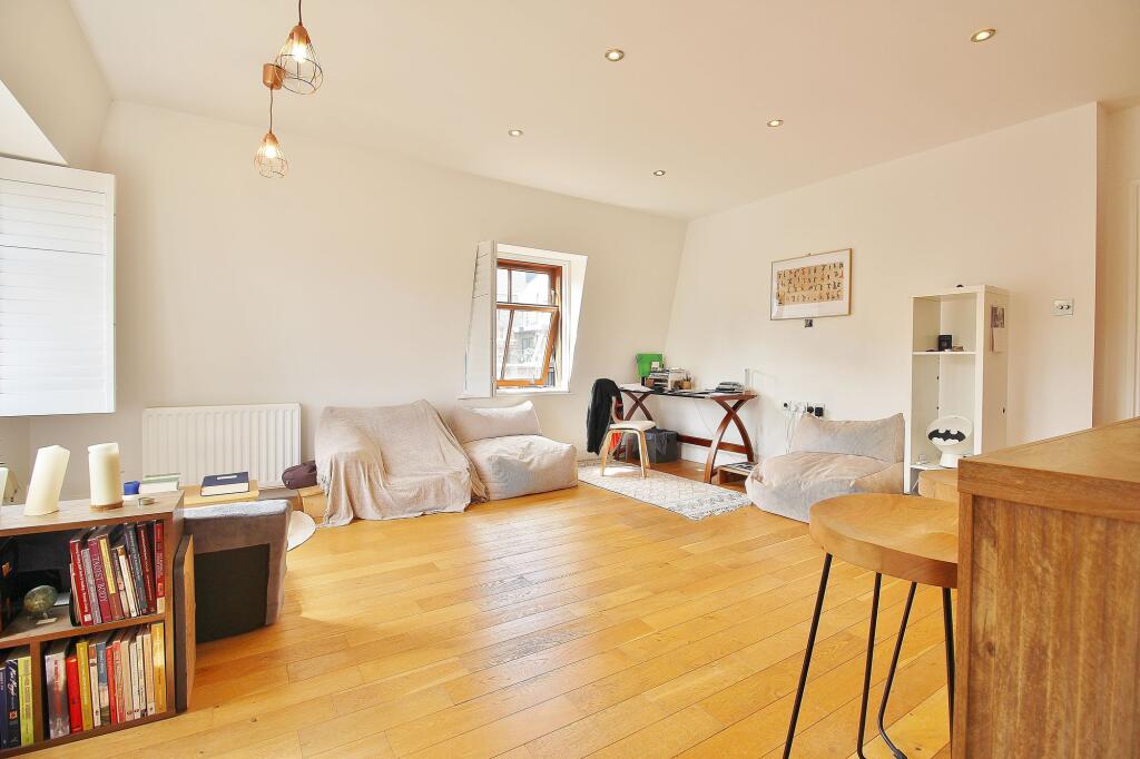 Apartment in Twickenham - More