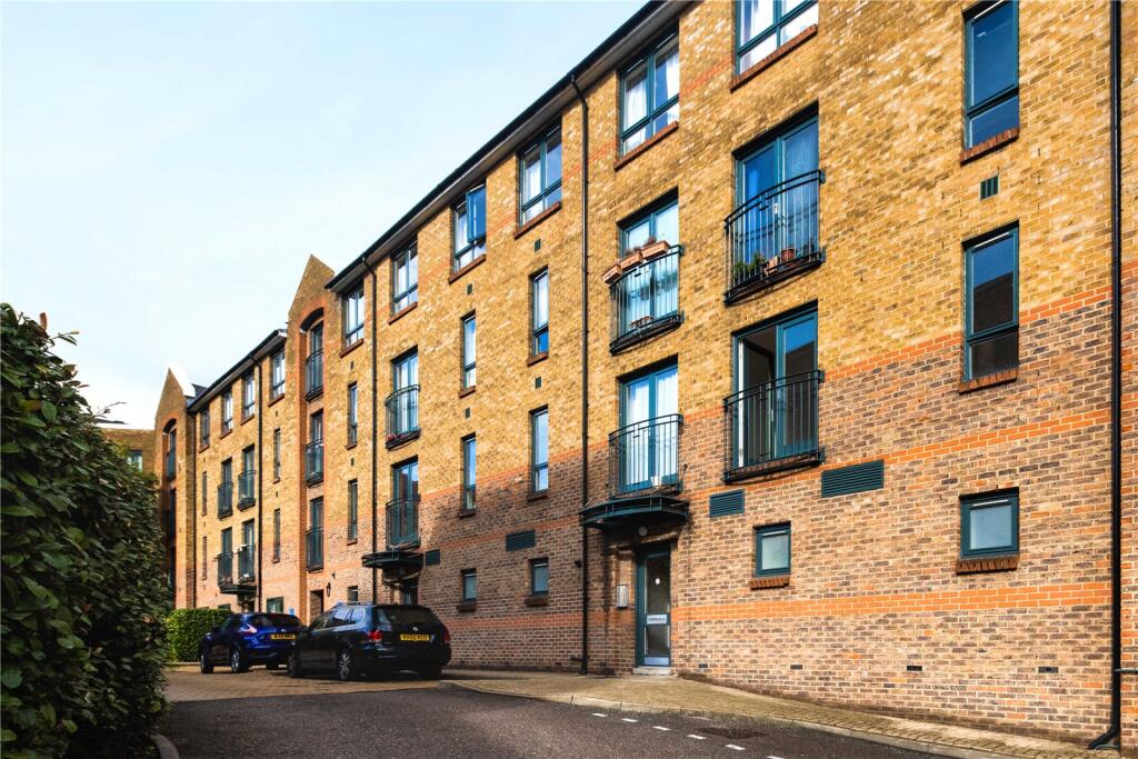 Main image of property: Kempton Court, 2 Durward Street, London, E1