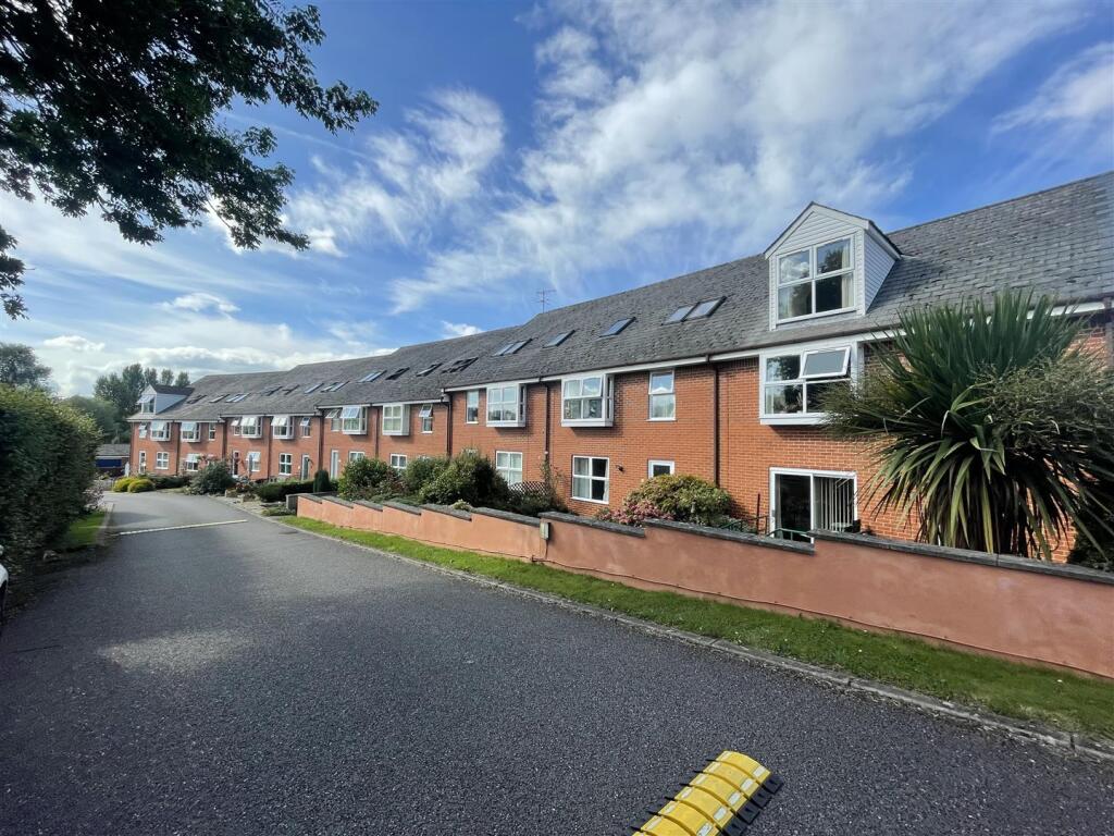 Main image of property: Honiton