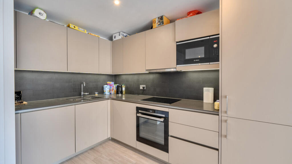 Apartment in London - View 3