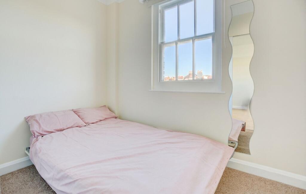 Apartment in Brighton - View 5