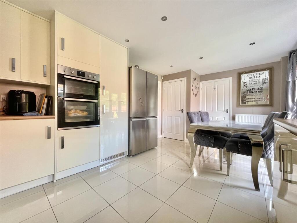 Bradgate Close, Narborough, Leicester photo 2
