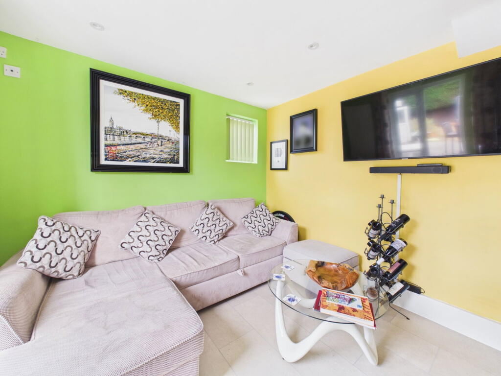 House in Brighton - More