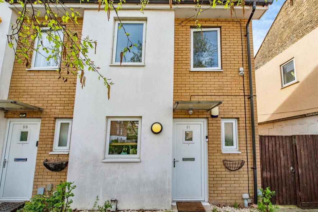 Main image of property: Saxton Close, Grays