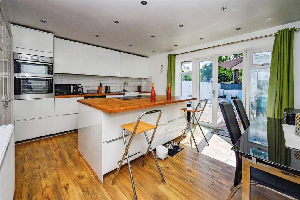 House in Houghton Regis, Central Bedfordshire - View 5
