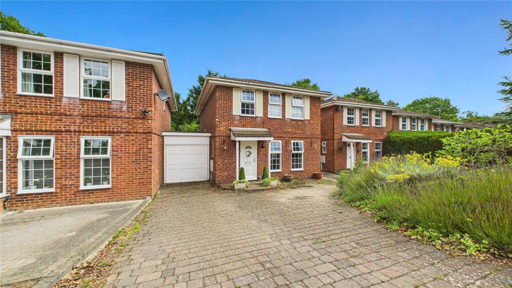 Main image of property: Lovells Close, Lightwater, Surrey, GU18