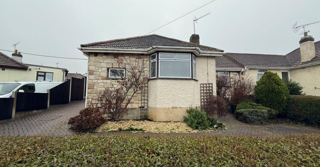 3-bed semi-detached on 48 Station Crescent, Rayleigh, Essex, SS6 8AU, £330,000